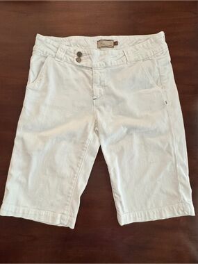 Paige Premium Denim White Bermuda Shorts Women’s Size 28 Stretch Mid Rise